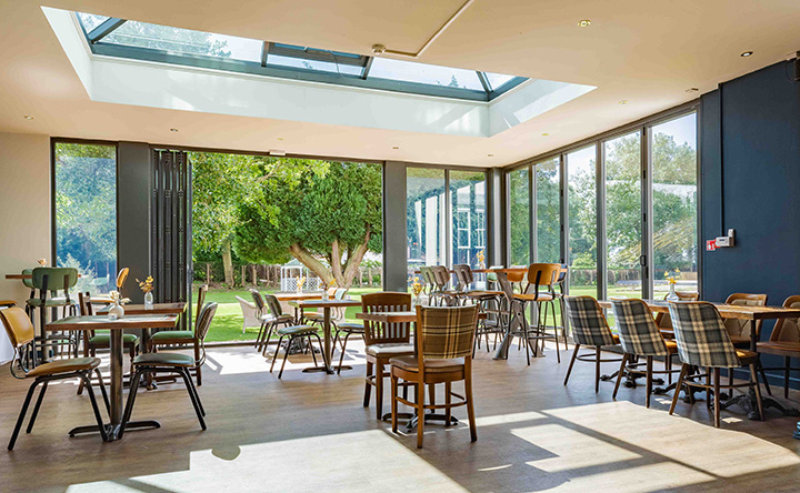 Light dining room orangery